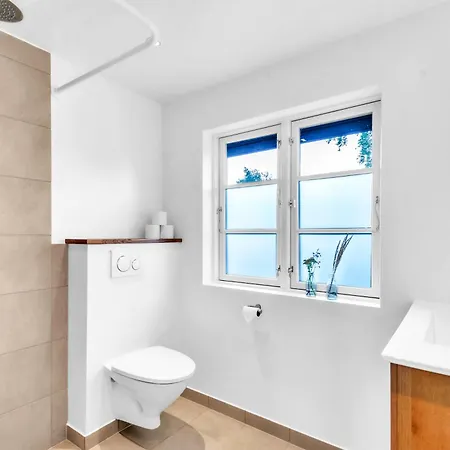 Vakantiehuis Fjordside With Hot Tub & Sauna *